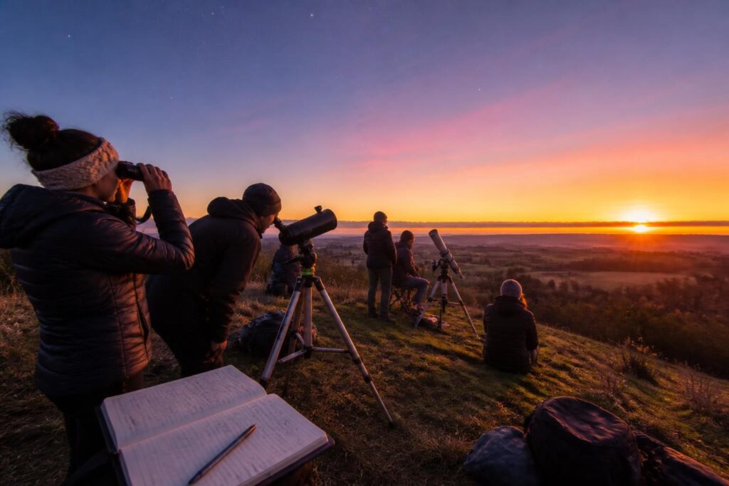 découvrez de quel côté se lève le soleil et approfondissez vos connaissances en astronomie avec notre exploration dédiée aux passionnés.